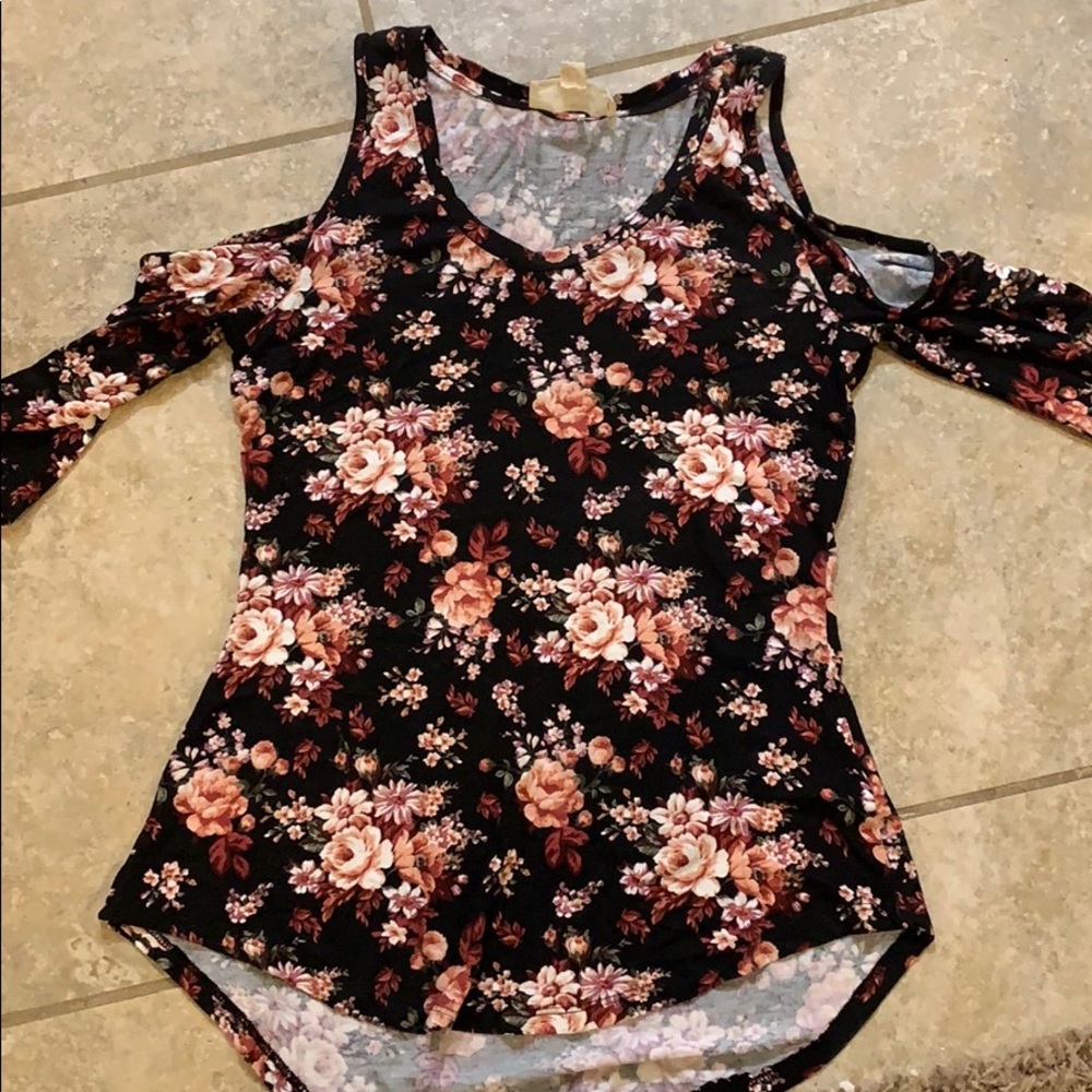 Cold shoulder shirt